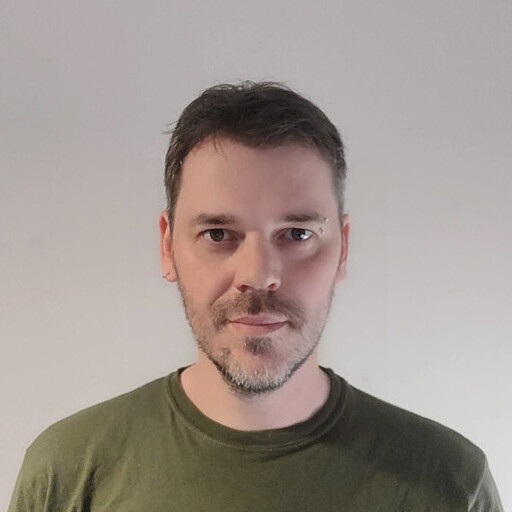 Headshot of Ariel Juodziukynas